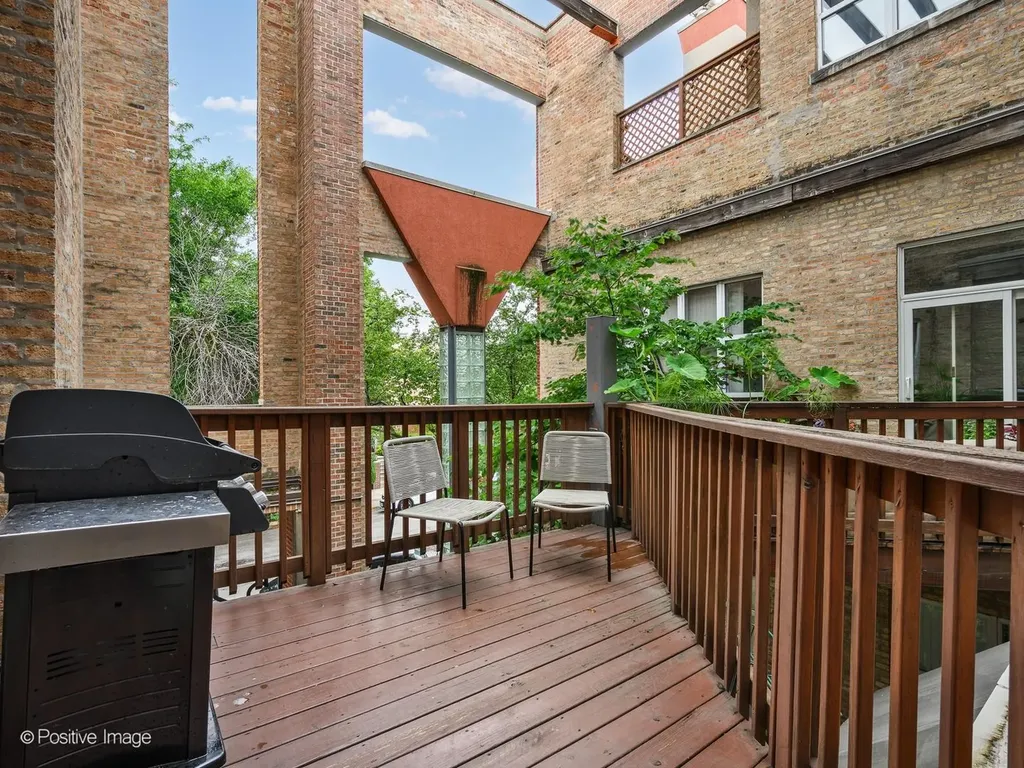 525 North Ada Street Chicago IL 60642
