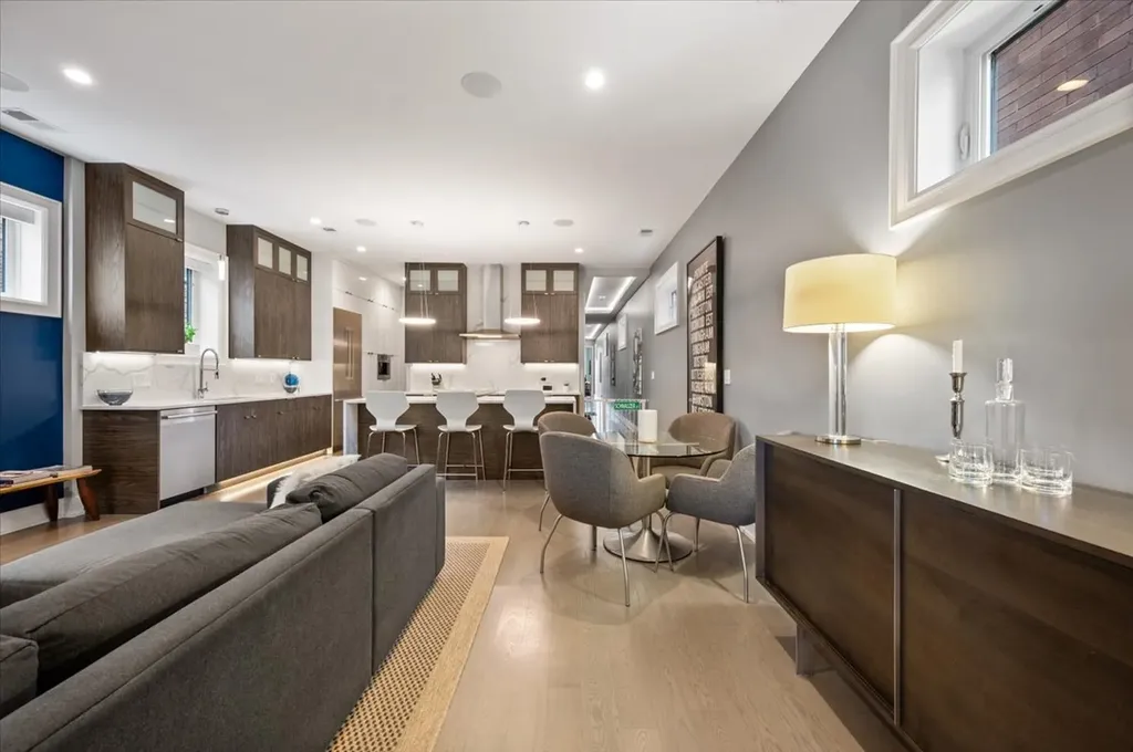 729 West Diversey Parkway Chicago IL 60614