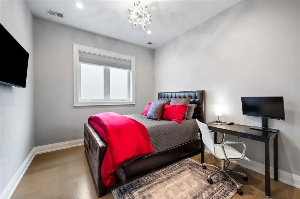 729 West Diversey Parkway Chicago IL 60614