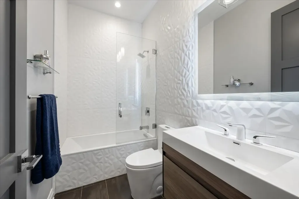 729 West Diversey Parkway Chicago IL 60614