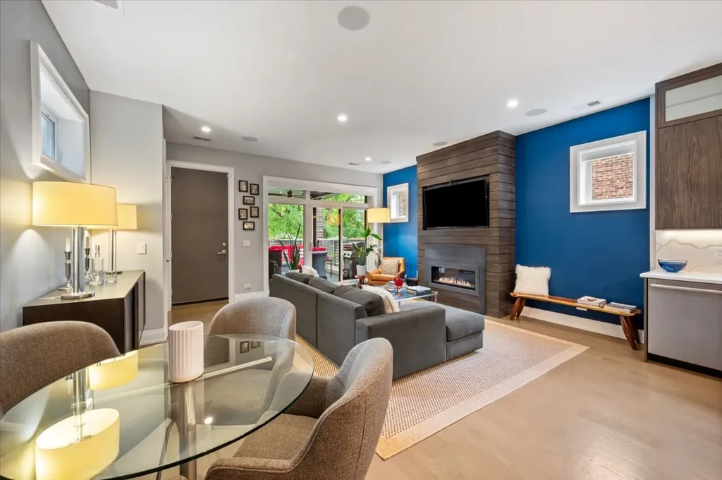 729 West Diversey Parkway Chicago IL 60614