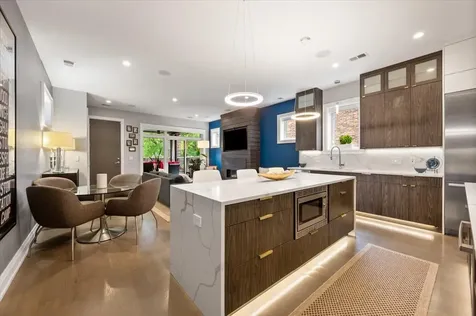 729 West Diversey Parkway Chicago IL 60614