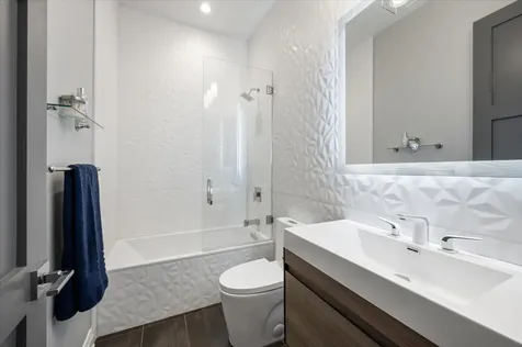 729 West Diversey Parkway Chicago IL 60614