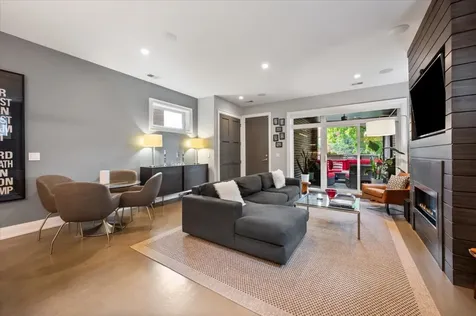 729 West Diversey Parkway Chicago IL 60614