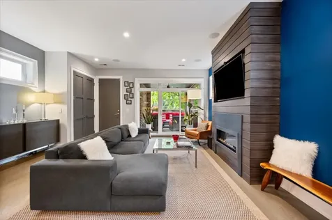729 West Diversey Parkway Chicago IL 60614