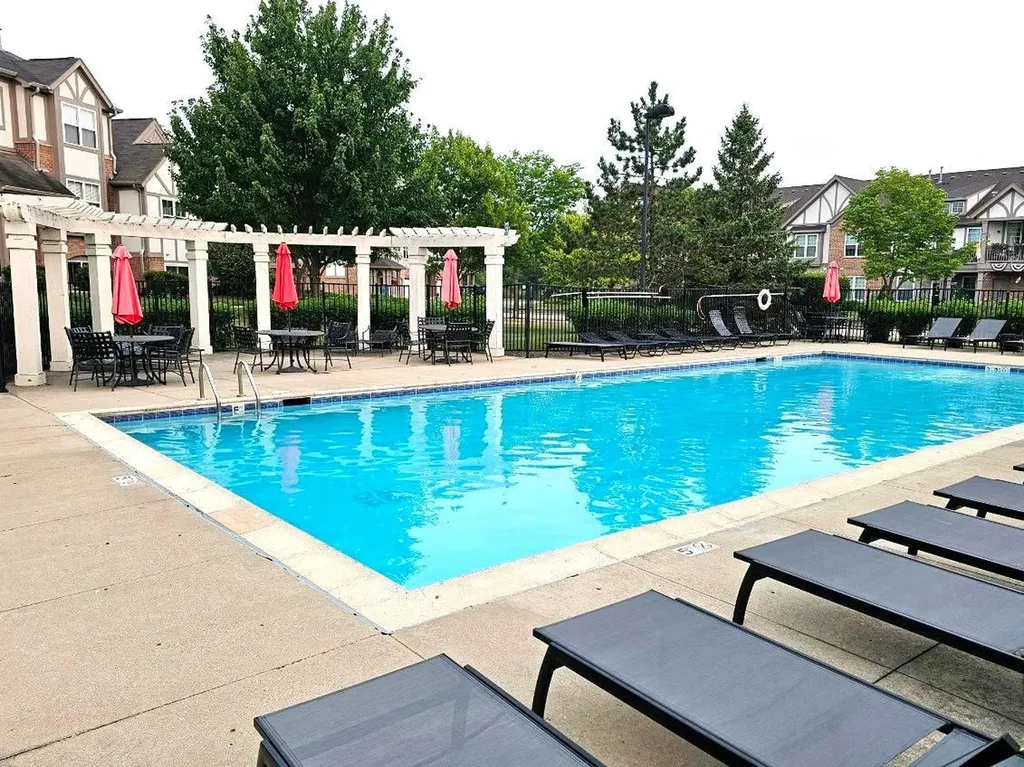 806 June Terrace Lake Zurich IL 60047
