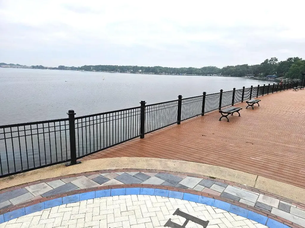 806 June Terrace Lake Zurich IL 60047