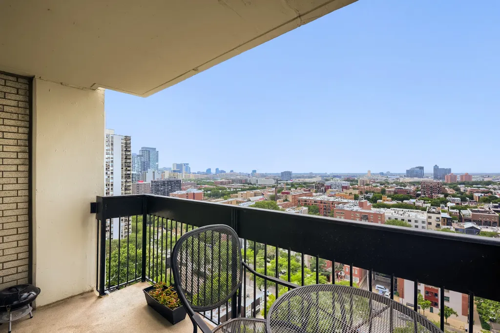 1455 North Sandburg Terrace Chicago IL 60610
