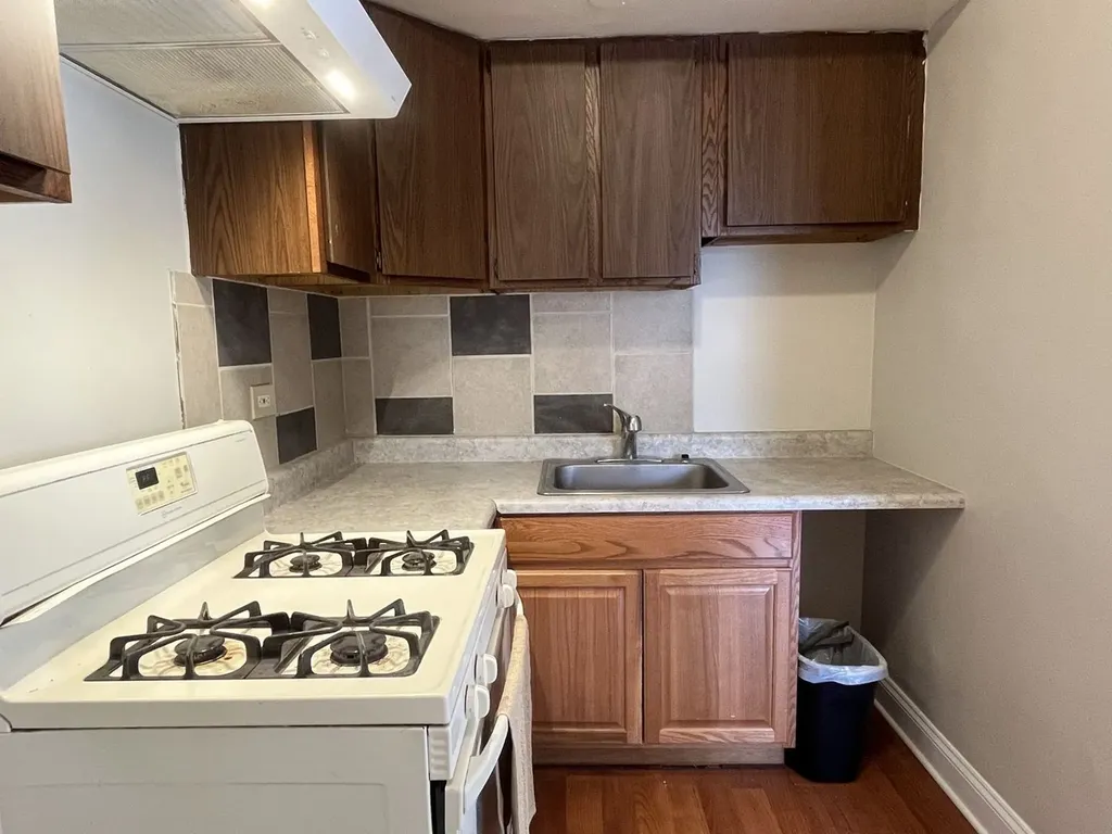 5135 South Kenwood Avenue Chicago IL 60615