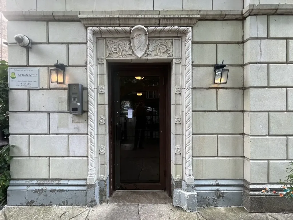 5135 South Kenwood Avenue Chicago IL 60615