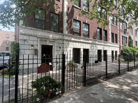 5135 South Kenwood Avenue Chicago IL 60615