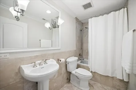 566 Willow Road Winnetka IL 60093