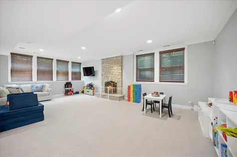 566 Willow Road Winnetka IL 60093