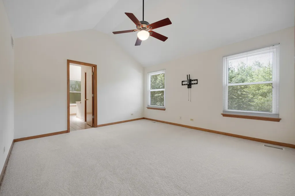 2519 Crestview Drive Aurora IL 60502