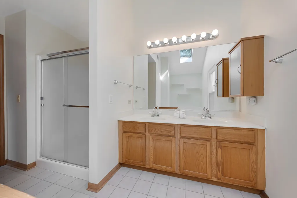 2519 Crestview Drive Aurora IL 60502