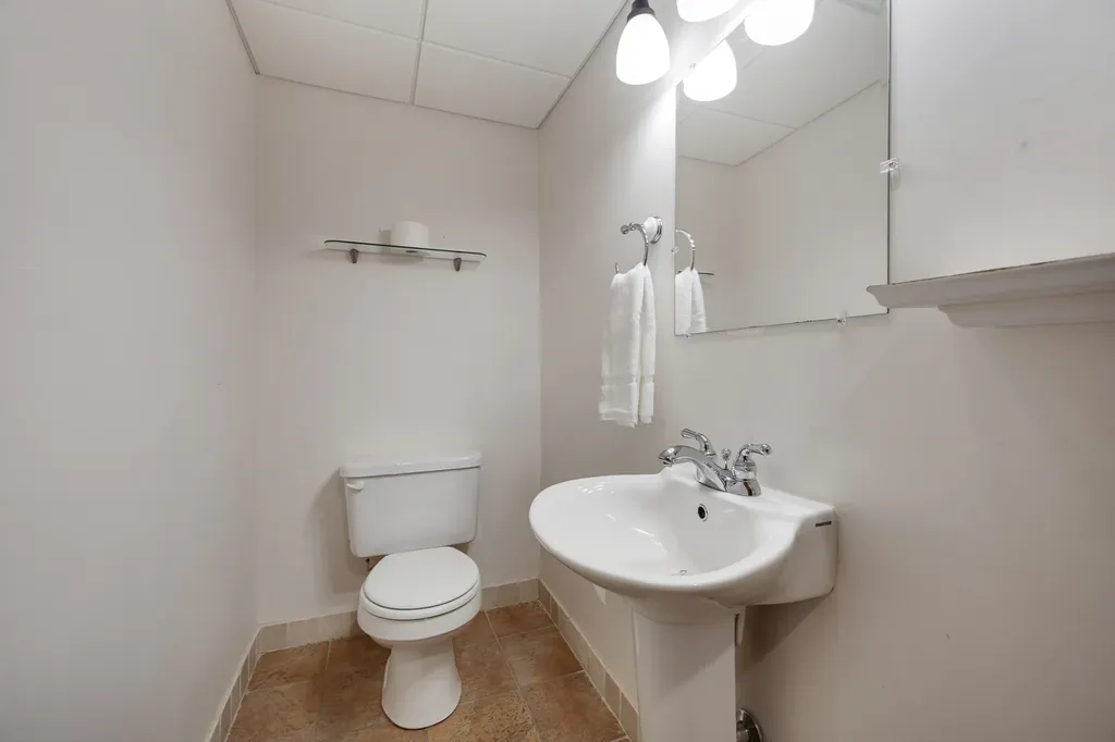 2519 Crestview Drive Aurora IL 60502
