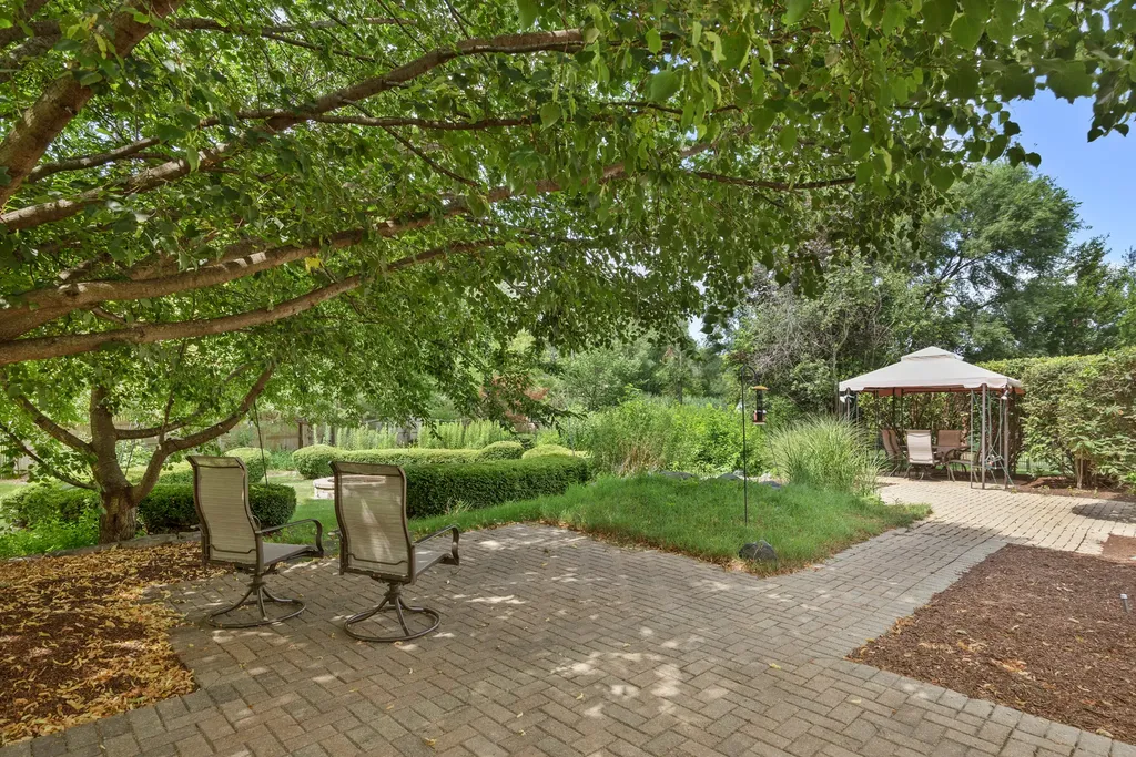 2519 Crestview Drive Aurora IL 60502