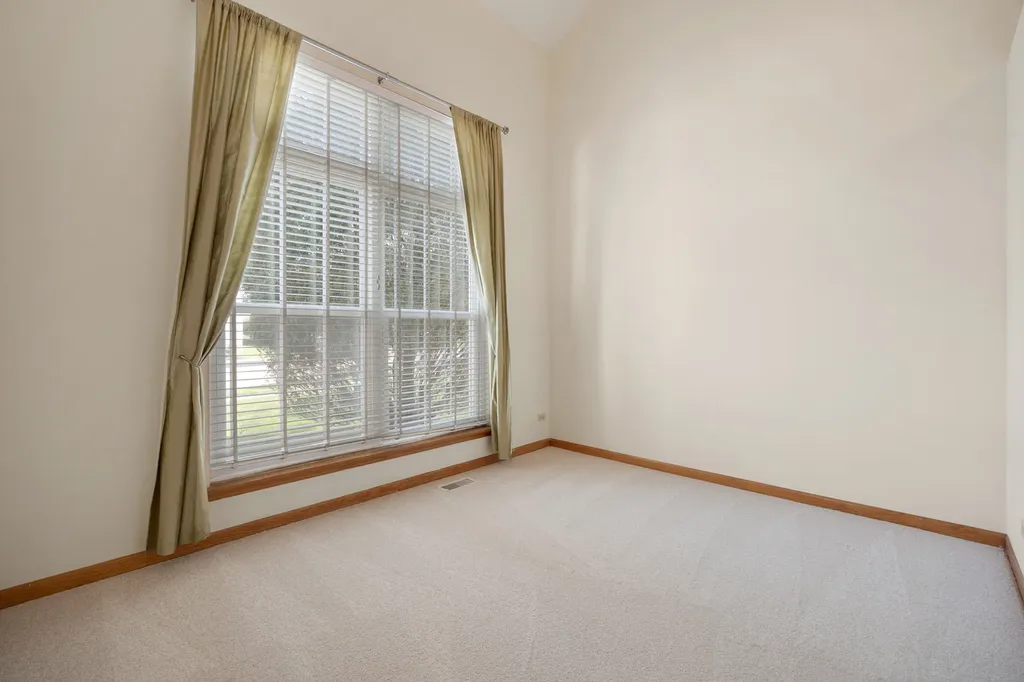 2519 Crestview Drive Aurora IL 60502
