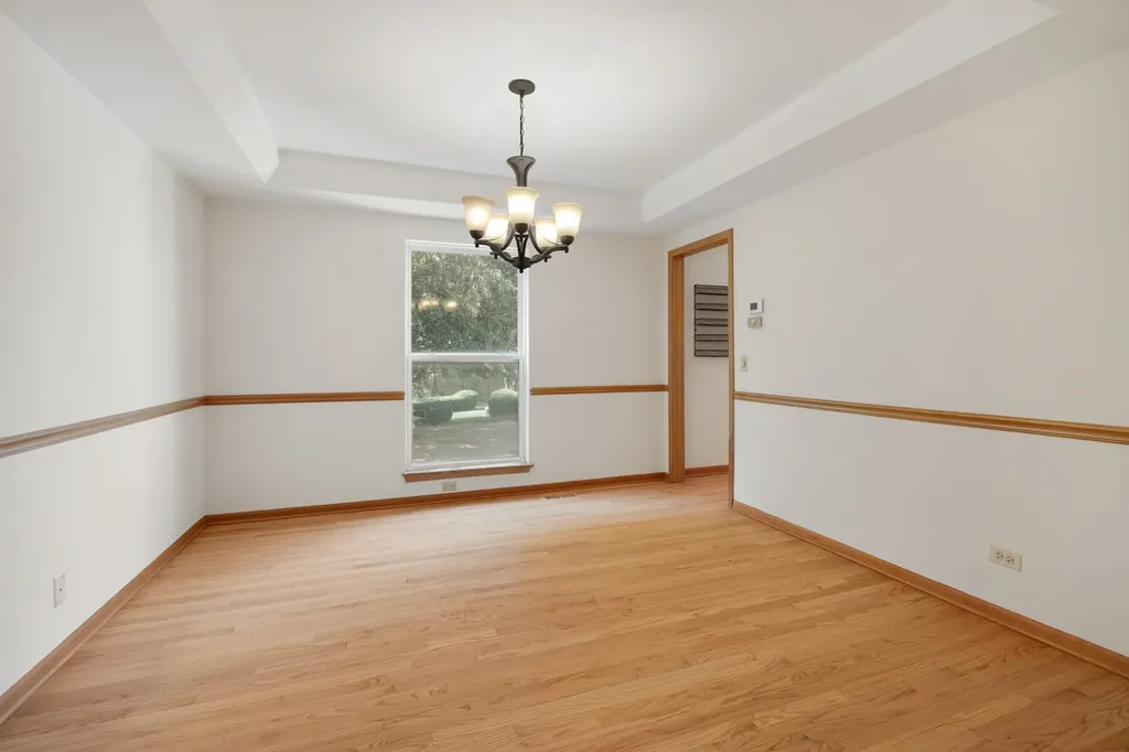 2519 Crestview Drive Aurora IL 60502