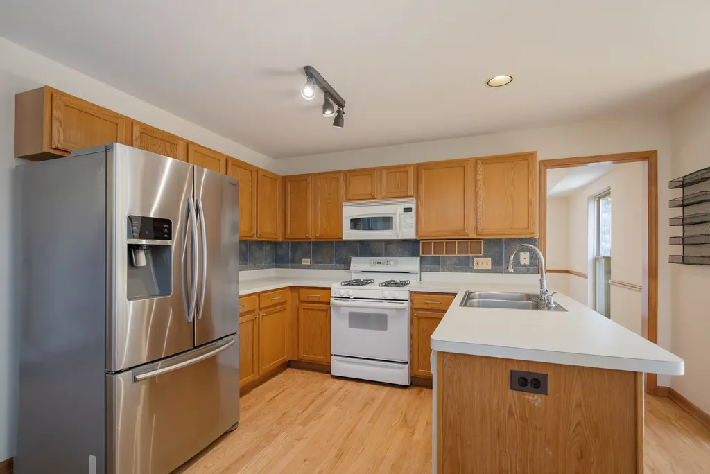 2519 Crestview Drive Aurora IL 60502
