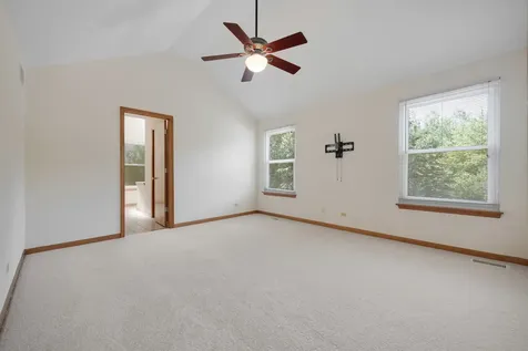 2519 Crestview Drive Aurora IL 60502
