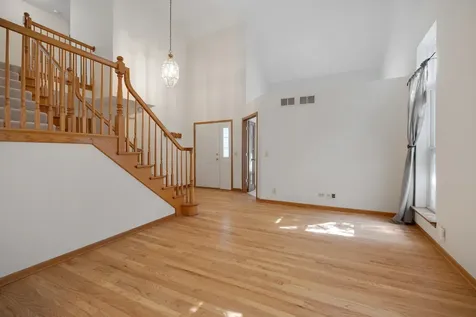 2519 Crestview Drive Aurora IL 60502
