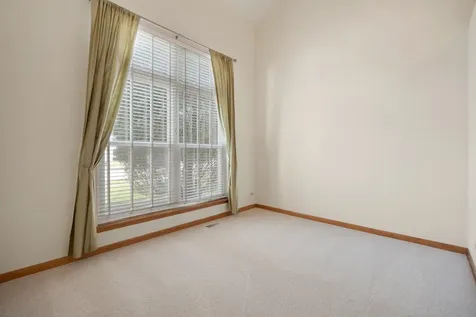 2519 Crestview Drive Aurora IL 60502