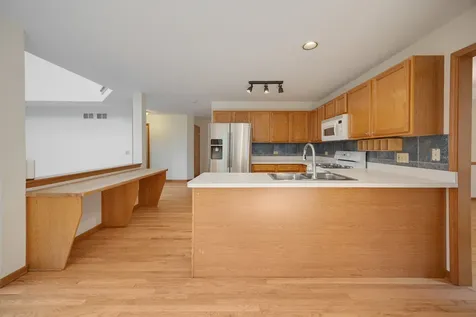 2519 Crestview Drive Aurora IL 60502