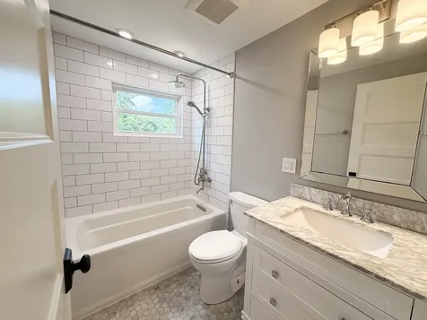 26W416 Macarthur Avenue Carol Stream IL 60188