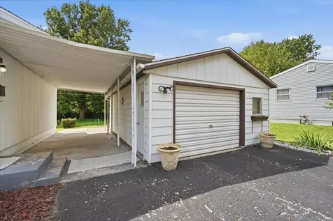 1302 Pinehurst Drive Bloomington IL 61704
