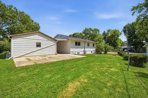 1302 Pinehurst Drive Bloomington IL 61704