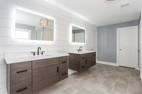 10465 Red Leaf Circle Lakewood IL 60014