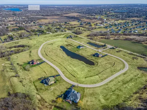 10465 Red Leaf Circle Lakewood IL 60014
