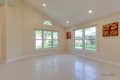 287 Willow Parkway Buffalo Grove IL 60089