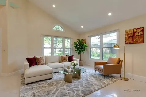 287 Willow Parkway Buffalo Grove IL 60089