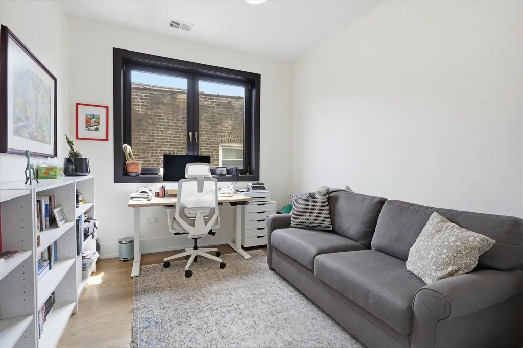 2122 West Crystal Street Chicago IL 60622