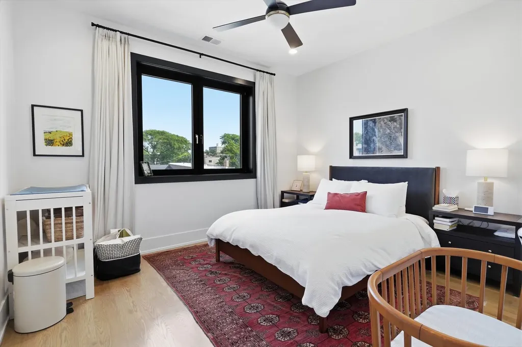 2122 West Crystal Street Chicago IL 60622