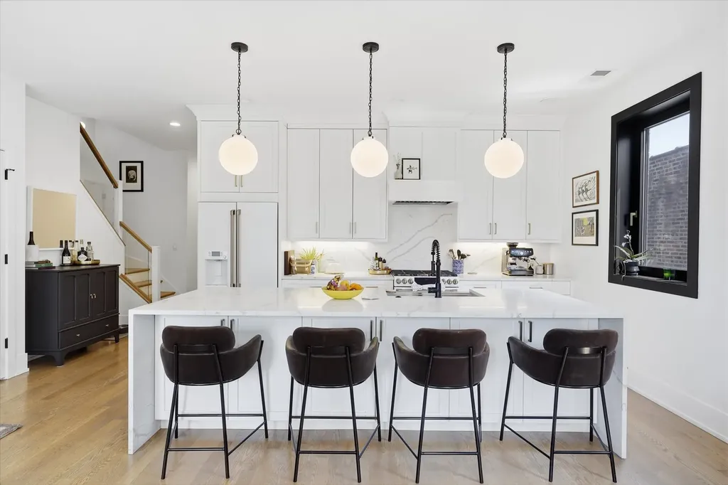2122 West Crystal Street Chicago IL 60622