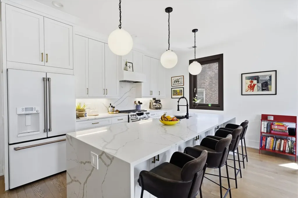 2122 West Crystal Street Chicago IL 60622