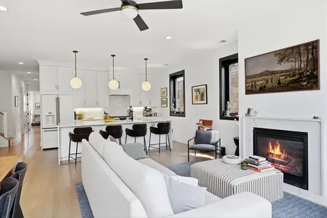 2122 West Crystal Street Chicago IL 60622