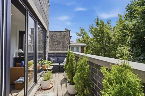 2122 West Crystal Street Chicago IL 60622
