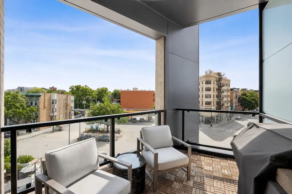2800 North Lincoln Avenue Chicago IL 60657