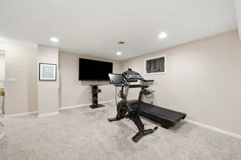 1987 Wedgeport Circle Romeoville IL 60446