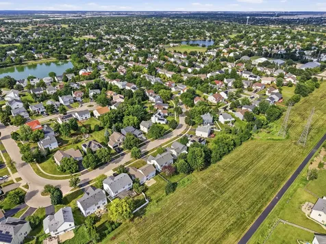 1987 Wedgeport Circle Romeoville IL 60446