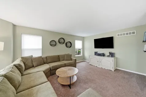 1987 Wedgeport Circle Romeoville IL 60446