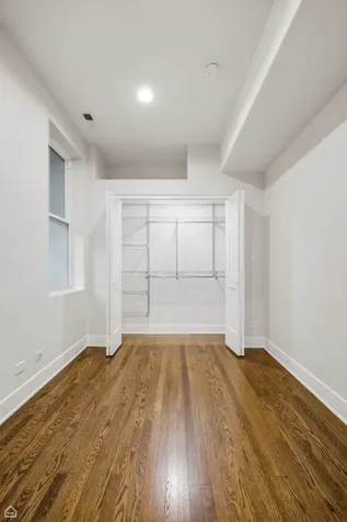6914 North Sheridan Road Chicago IL 60626