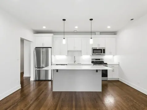 6914 North Sheridan Road Chicago IL 60626