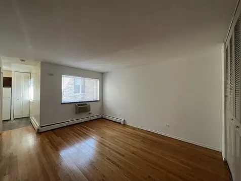 736 West Buena Avenue Chicago IL 60613