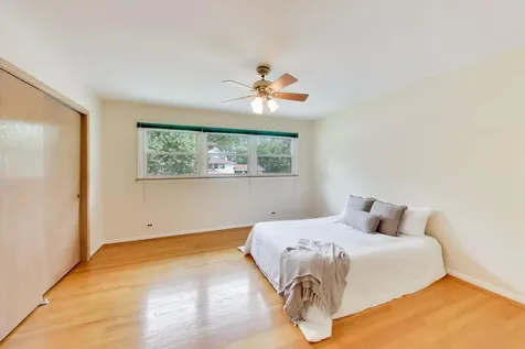 803 East Valley Lane Arlington Heights IL 60004