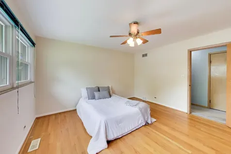 803 East Valley Lane Arlington Heights IL 60004